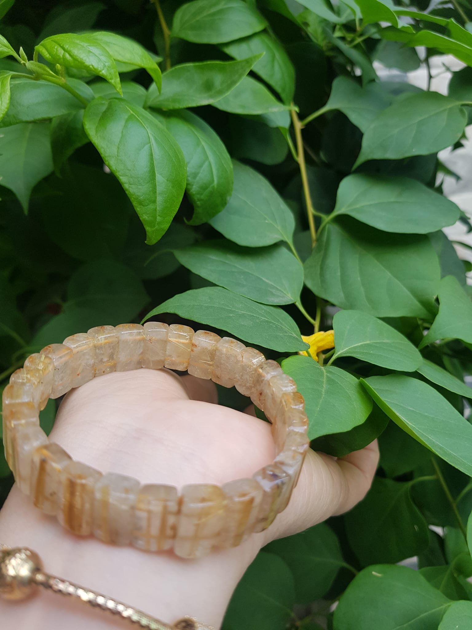 Vòng đá thạch anh tóc vàng tự nhiên bản khúc vuông đẹp Size cao 12mm x dầy 5mm Chuẩn hợp nữ mệnh kim mệnh thổ và mệnh thủy đeo ạ