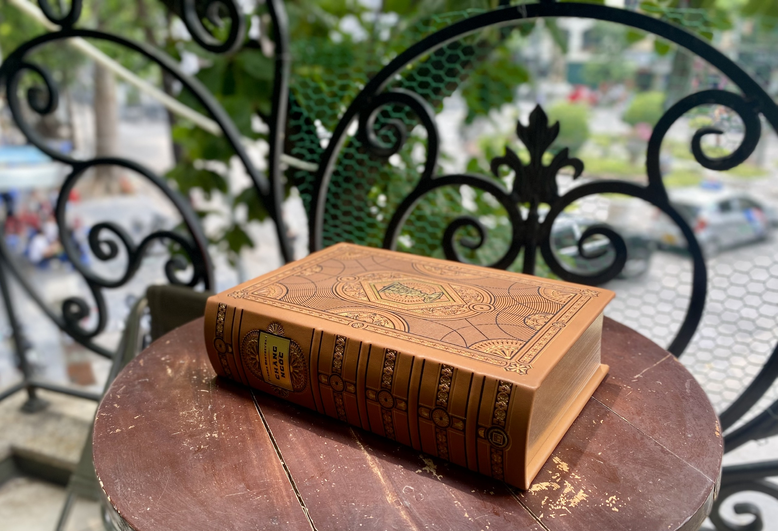 – CHÀNG NGỐC – ÁNG VĂN BẤT HỦ CỦA DOSTOEVSKY