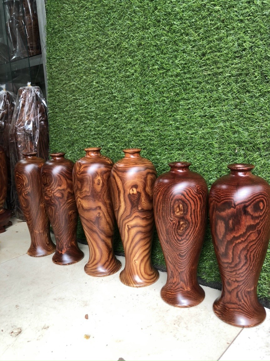 Cặp bình đuôi cá phong thủy hút tài lộc bằng gỗ trắc kt cao 30×11cm