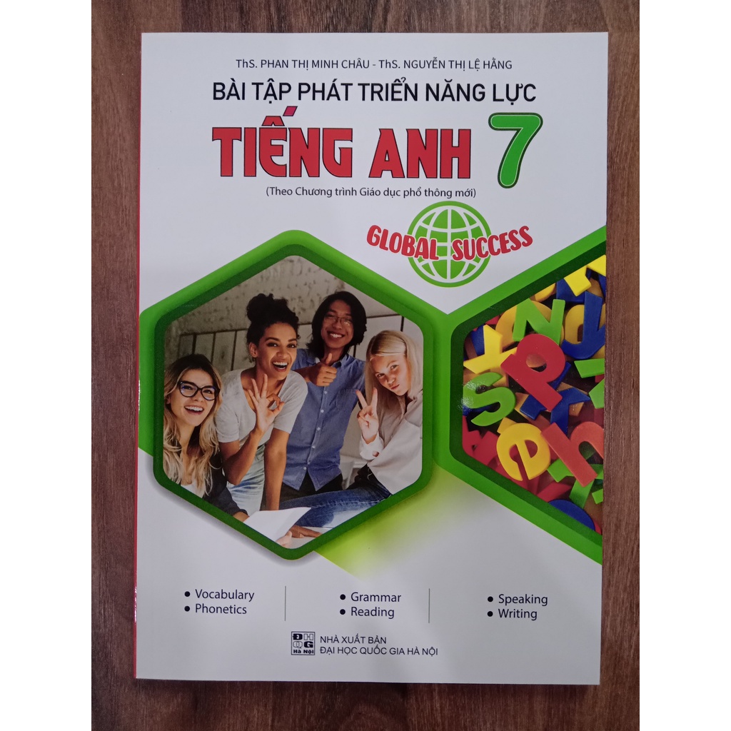 Sách - Bài tập phát triển năng lực tiếng anh 7