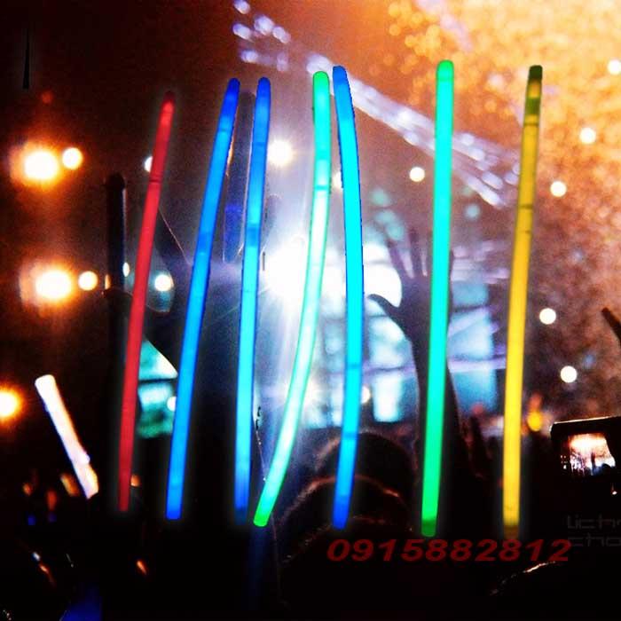 Hộp 100 Cây Que Phát Sáng Dạ Quang Vòng Tay Phản Quang Nhiều Màu Lightstick