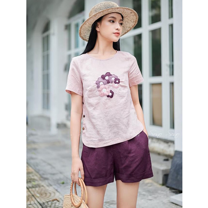 Bộ ngắn linen cổ tròn thêu hoa ngực kèm quần short trẻ trung ArcticHunter