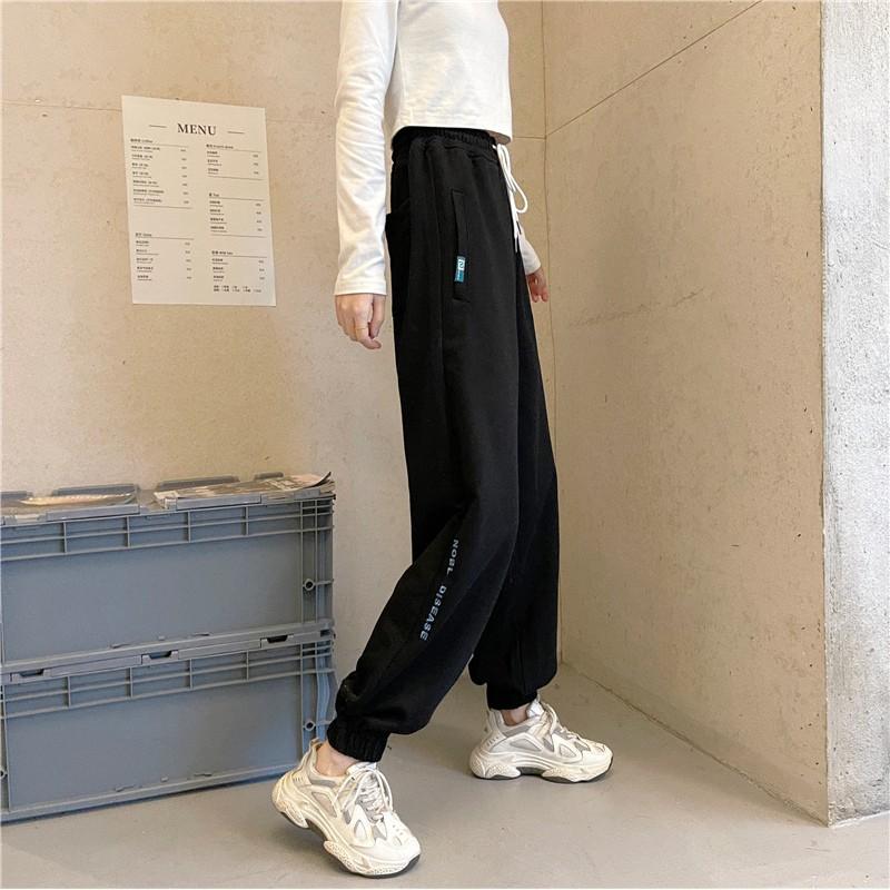 Quần Jogger Thêu Chân Chất Thun Umi Dày Quần Ống Bo Chun Hình Chữ Thêu Form Rộng Dài 95cm