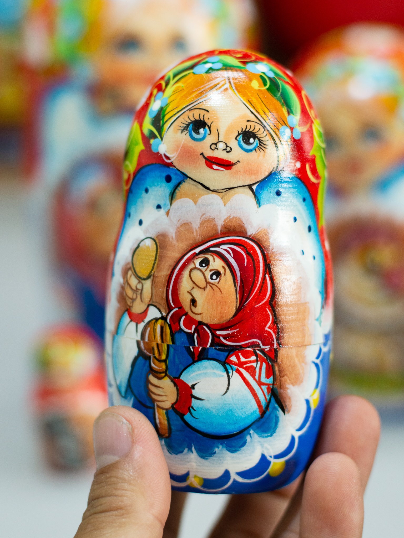 BỘ BÚP BÊ MATRYOSHKA 7 LỚP CAO 21 CM HOA VĂN &quot;CHUYỆN CỔ TÍCH GÀ ĐẺ TRỨNG VÀNG&quot;