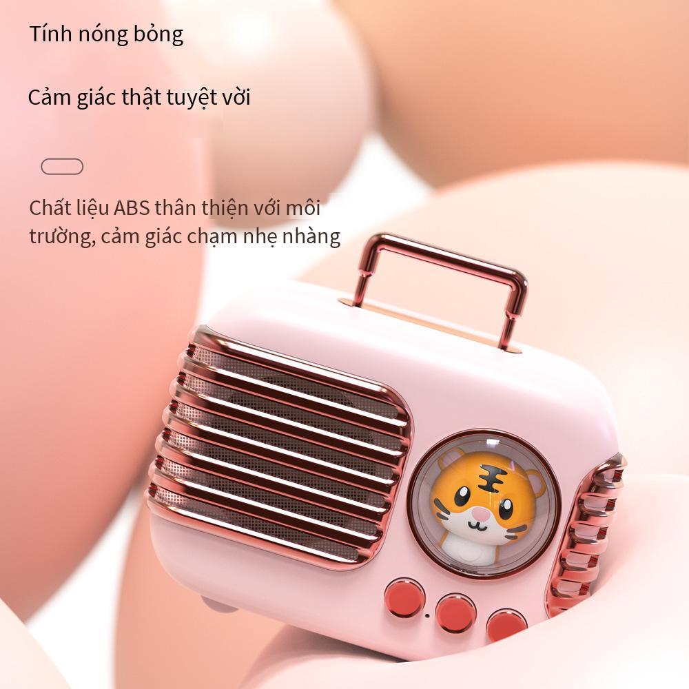 Phong cách mới nhất của phim hoạt hình loa bluetooth cổ điển vali nhỏ sáng tạo loa nhỏ di động ngoài trời loa siêu trầm sáng tạo không dây