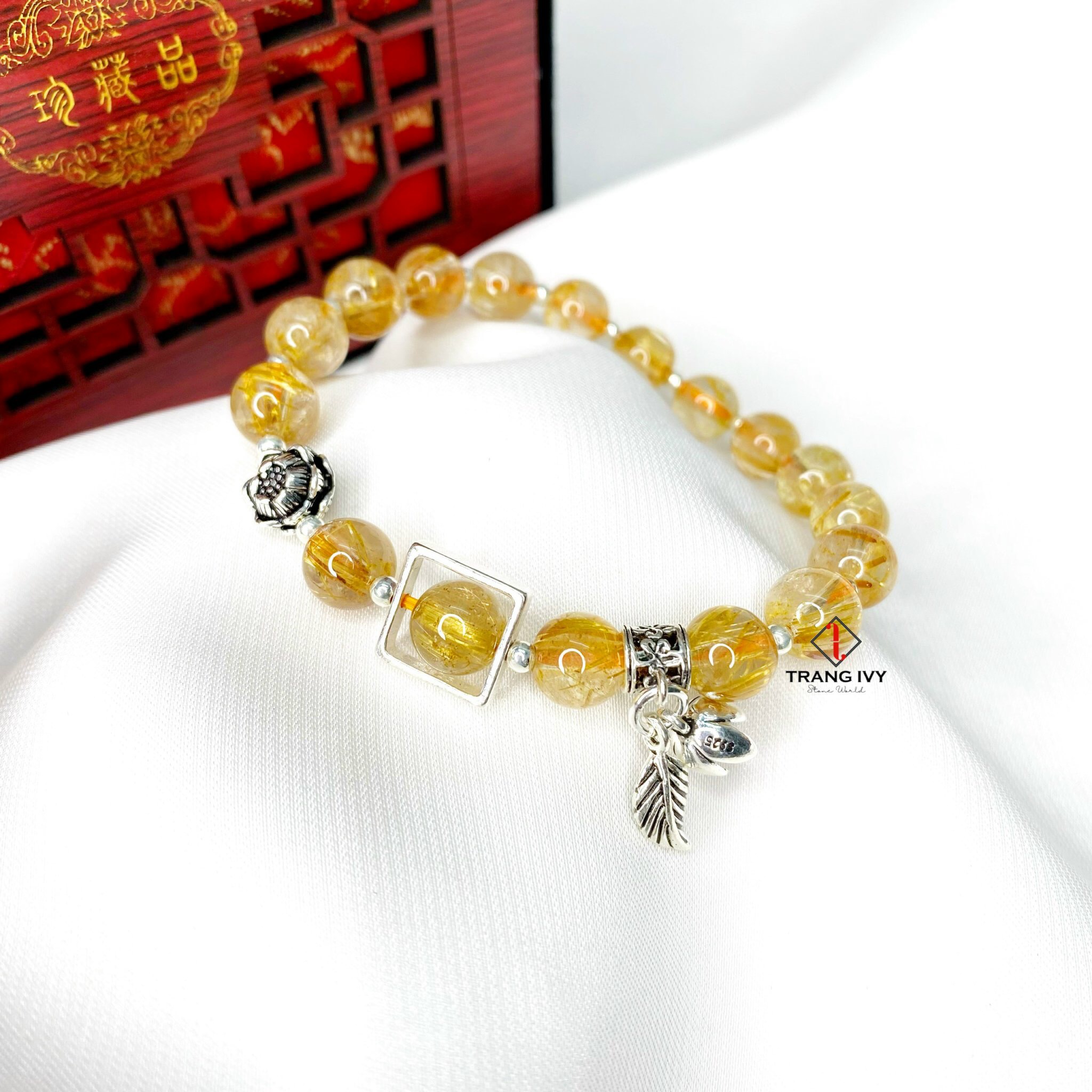Vòng Tay Thạch Anh Tóc Vàng Mix Charm Bạc Thái Kiểu Dành Cho Nữ Mệnh Kim Và Mệnh Thổ
