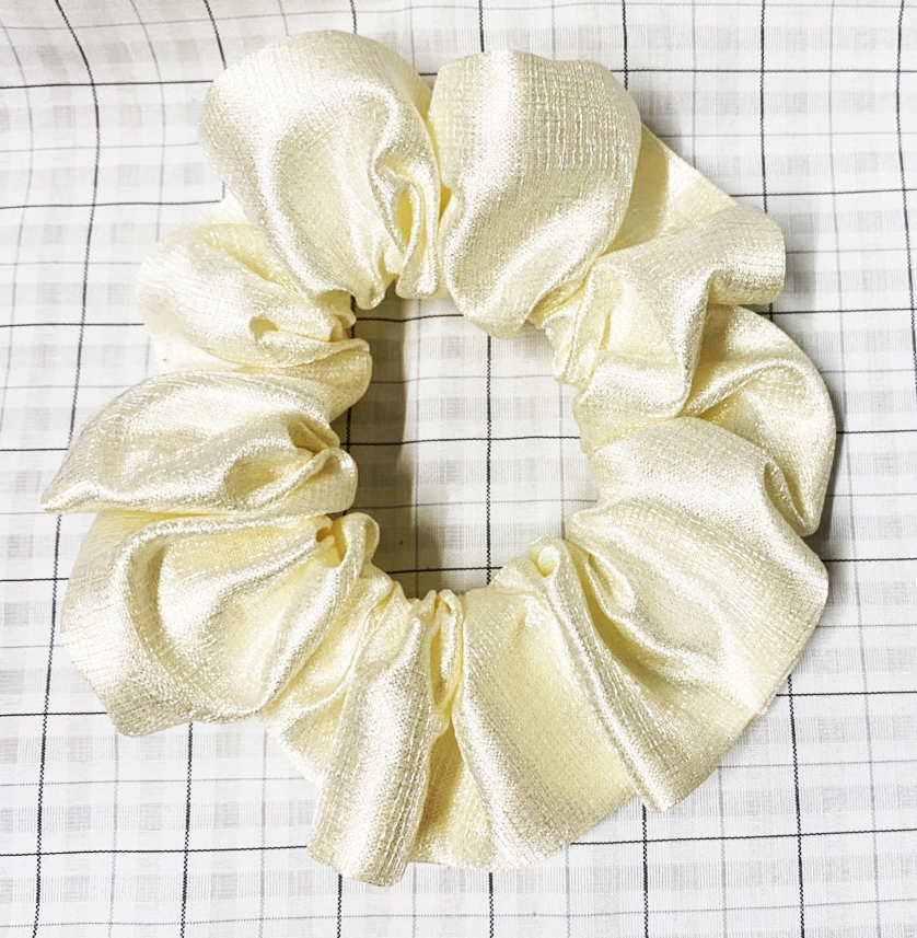 Cột tóc scrunchies vải dày màu vàng ánh kim, đeo cột tóc đều đẹp - loại big size