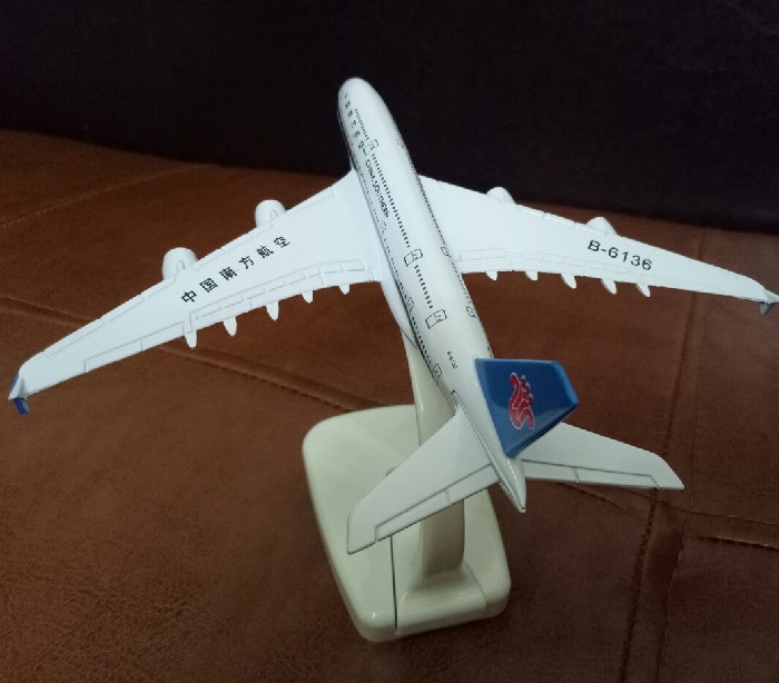 Mô hình máy bay tĩnh A380 China Southern 16cm