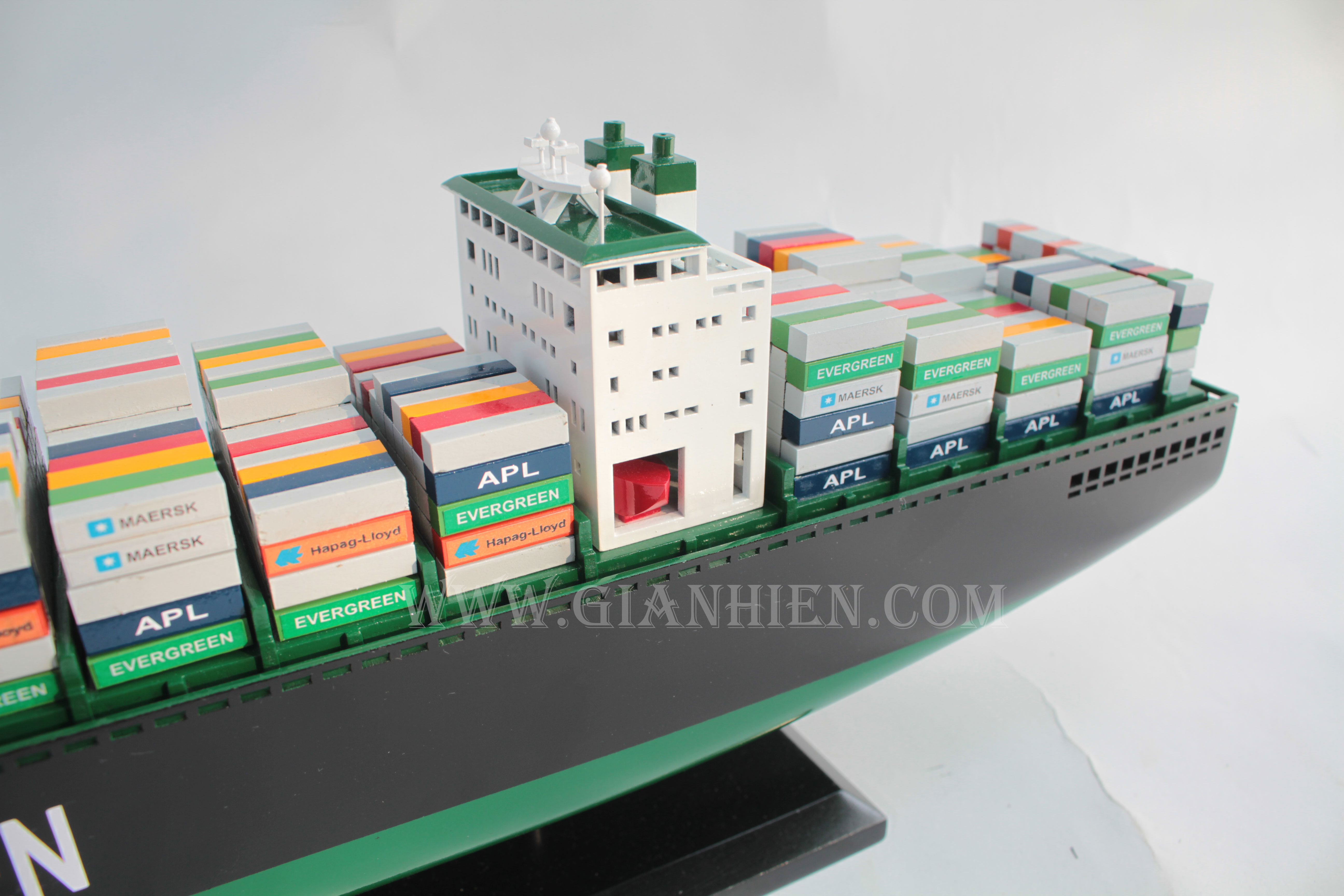 Mô hình tàu chở hàng EVERGREEN
