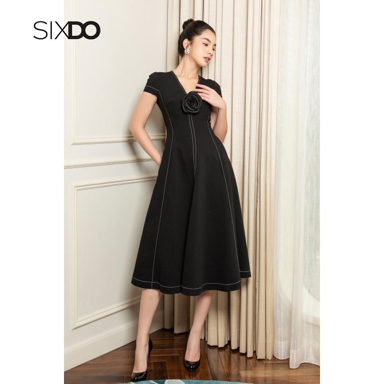 Đầm xòe cổ V họa tiết kẻ nổi tôn dáng kèm hoa thời trang SIXDO