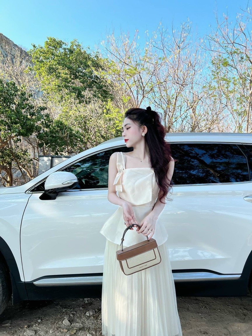 SÉT ÁO NƠ VAI BÈO NGỰC KÈM CHÂN VÁY DẬP LY MÀU Y HÌNH