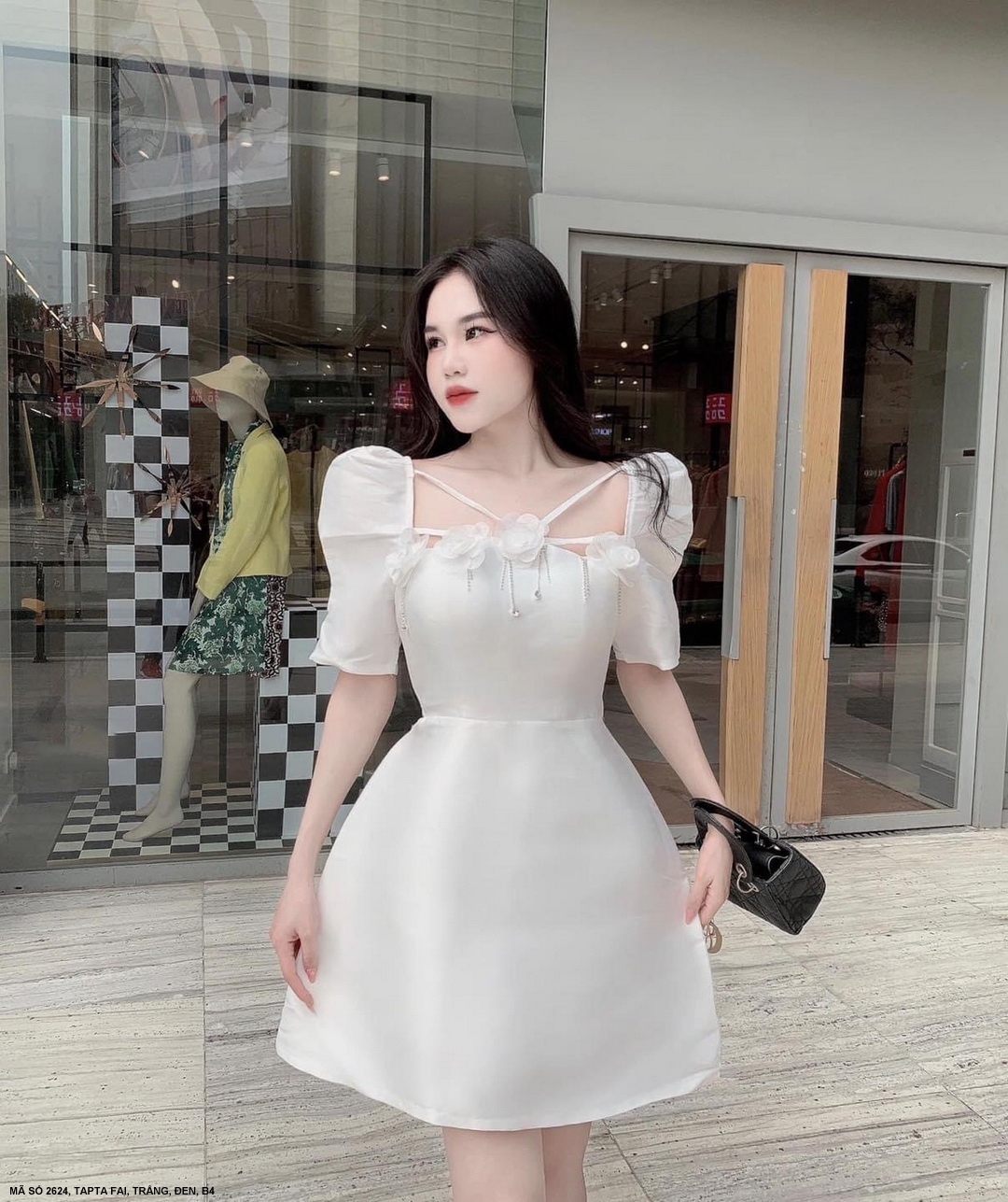 ĐẦM XÒA CỔ KẾT HOA HỒNG TUA DÂY
