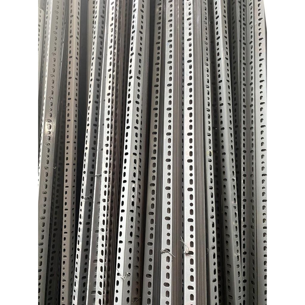 Thanh sắt V Lỗ 30x30mm dày 2 ly - dài 70cm