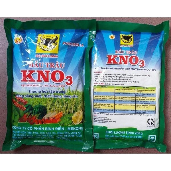 Phân bón Đầu Trâu KNO3 Kích thích cây ra hoa tập trung, giảm rụng trái non_gói 200g