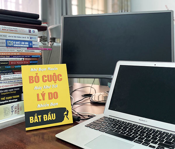 Tranh để bàn văn phòng