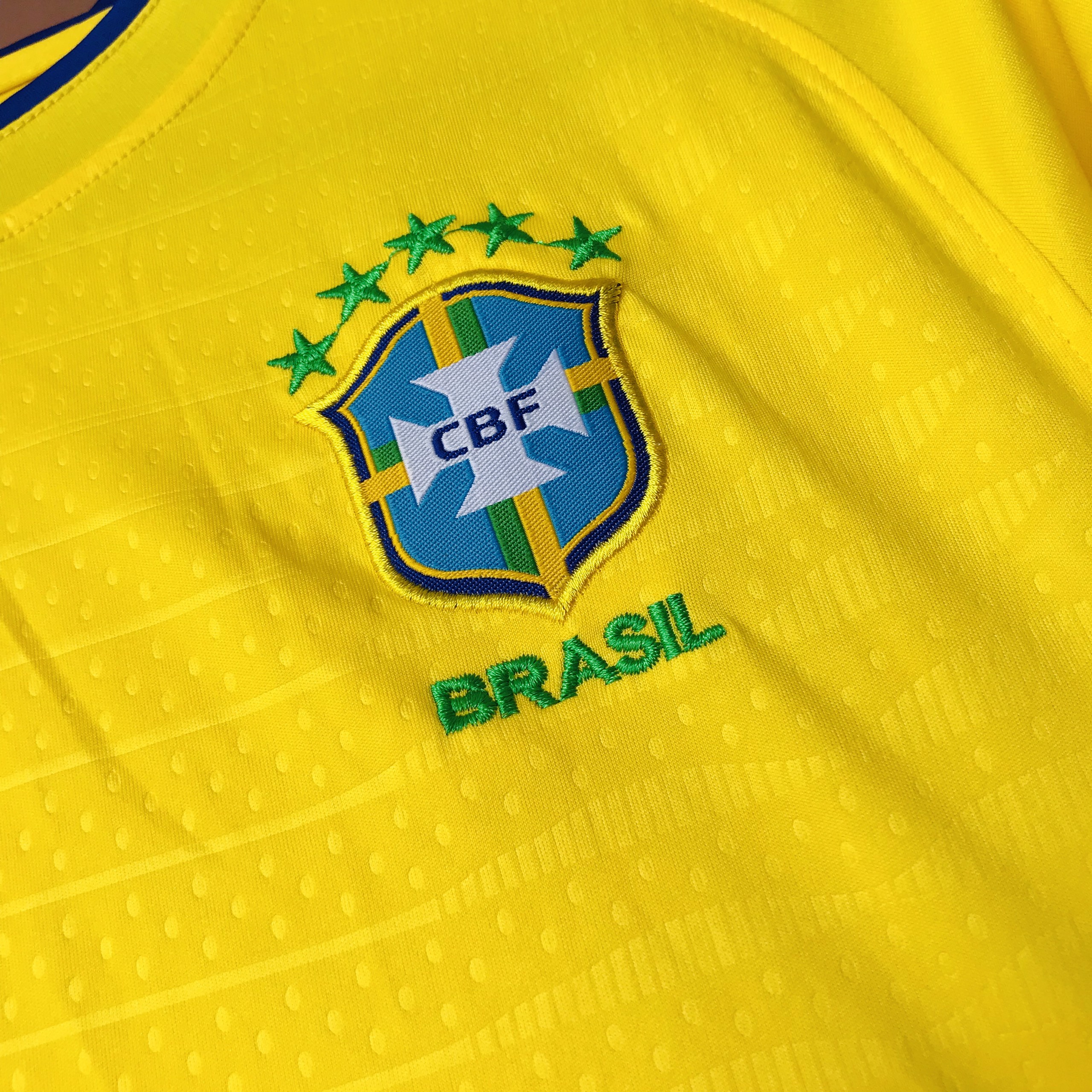 Bộ bóng đá thun thái lạnh đội tuyển Brazil trẻ em 2022-2023