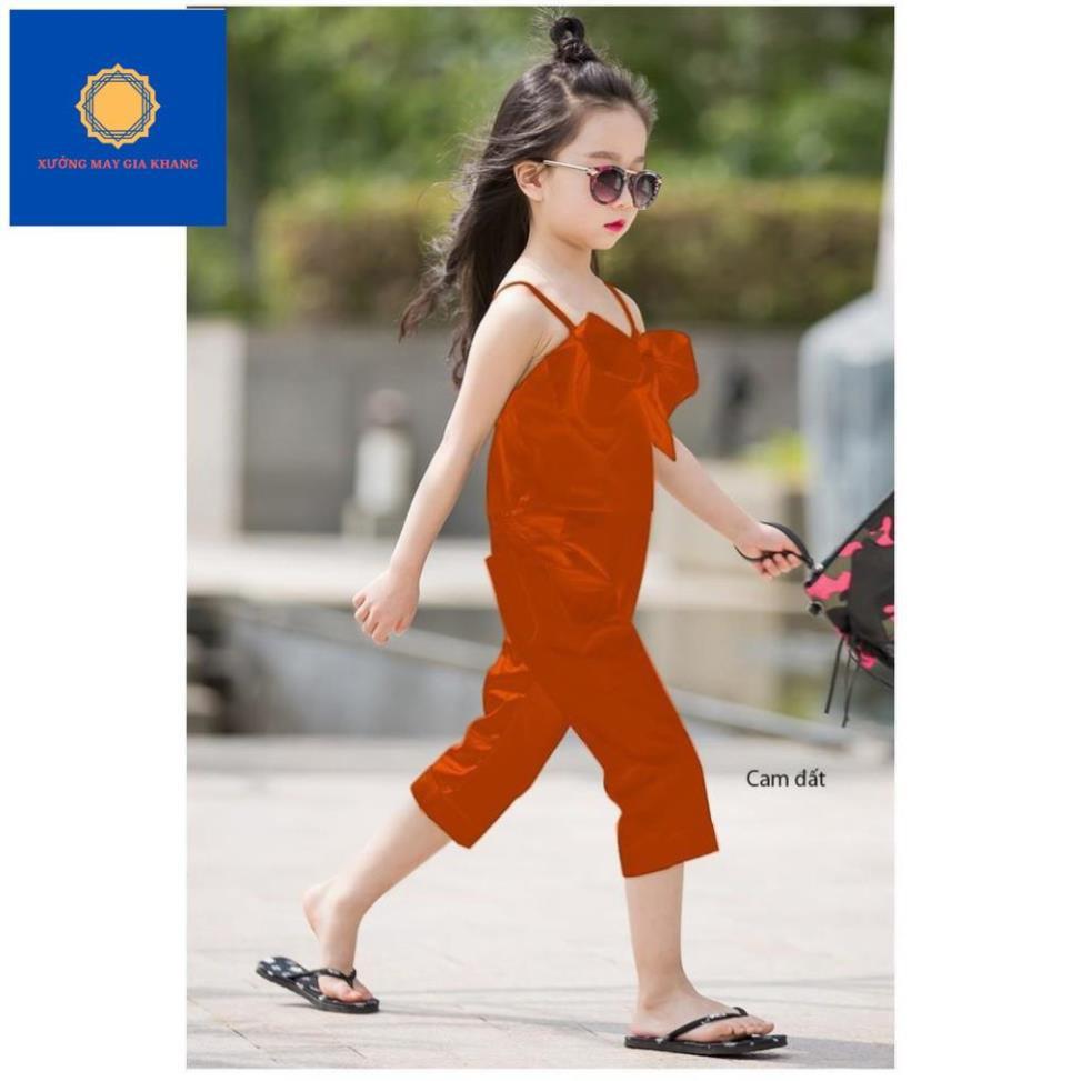 Jumsuit bé gái sành điệu, với chiếc nơ to được đính trước ngực lạ mắt - Xưởng may - Gia Khang.