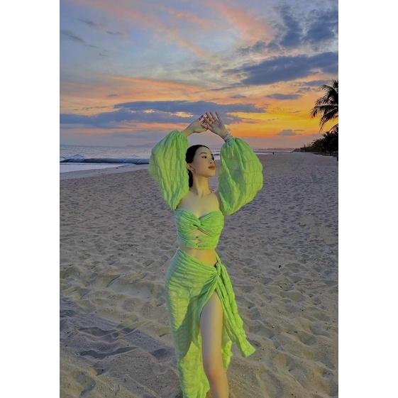 Set trễ vai ngực tay phồng xanh hồng