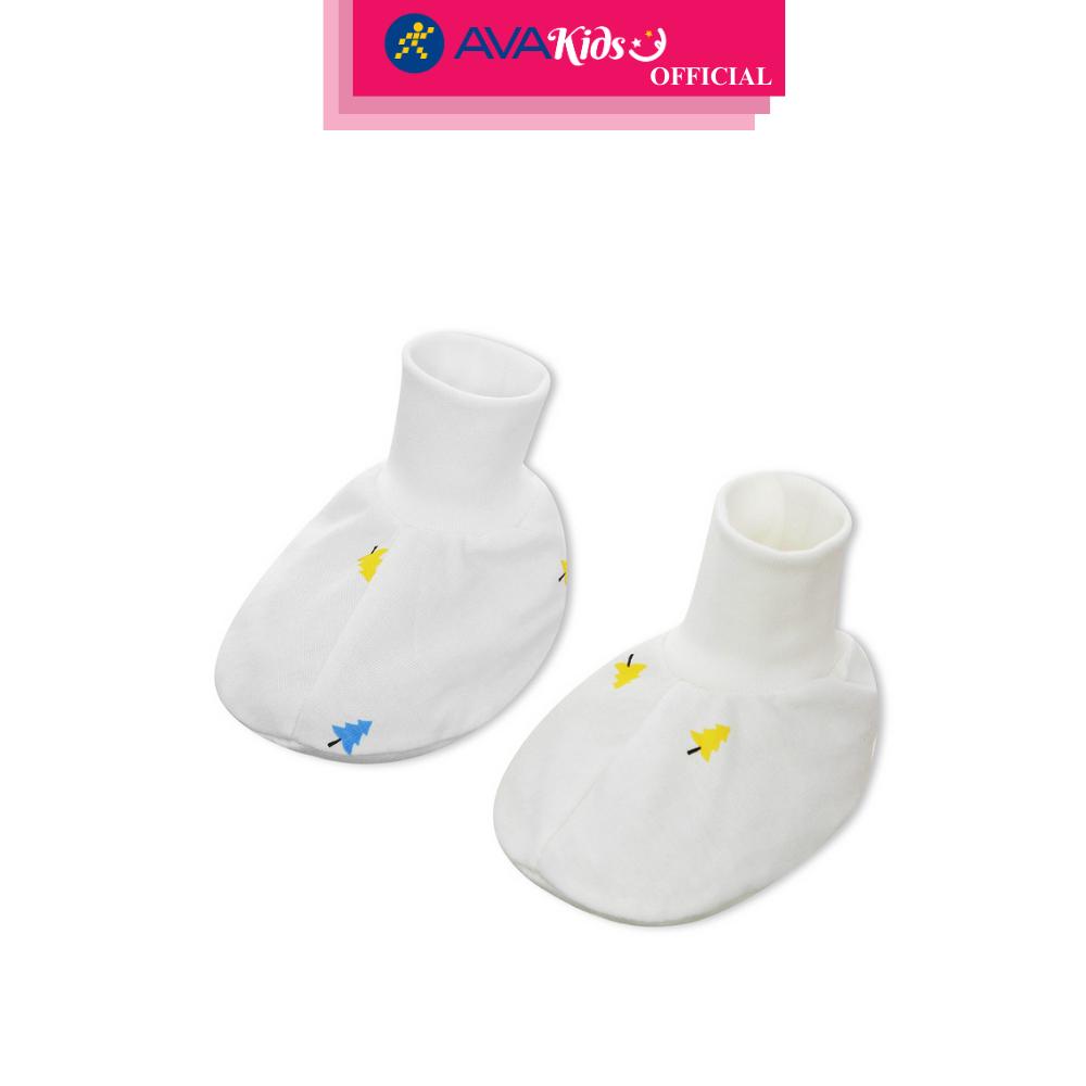 Set nón, bao tay bao chân in hình cây thông IQ Baby màu trắng (0 - 3 tháng) - Hàng Chính Hãng