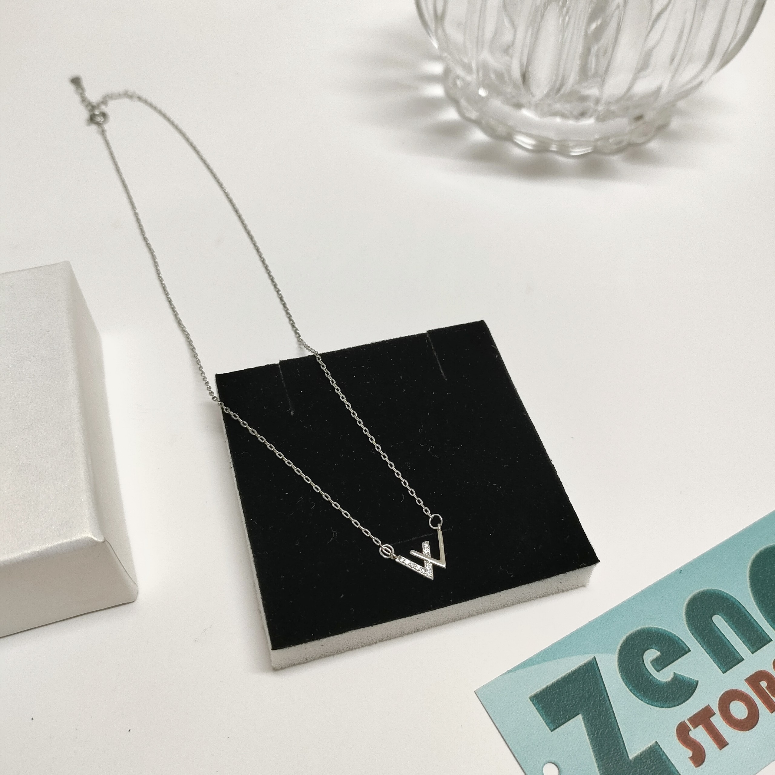 Vòng cổ titan chữ W , dây chuyền W phong cách Hàn Quốc dành cho nữ DC06