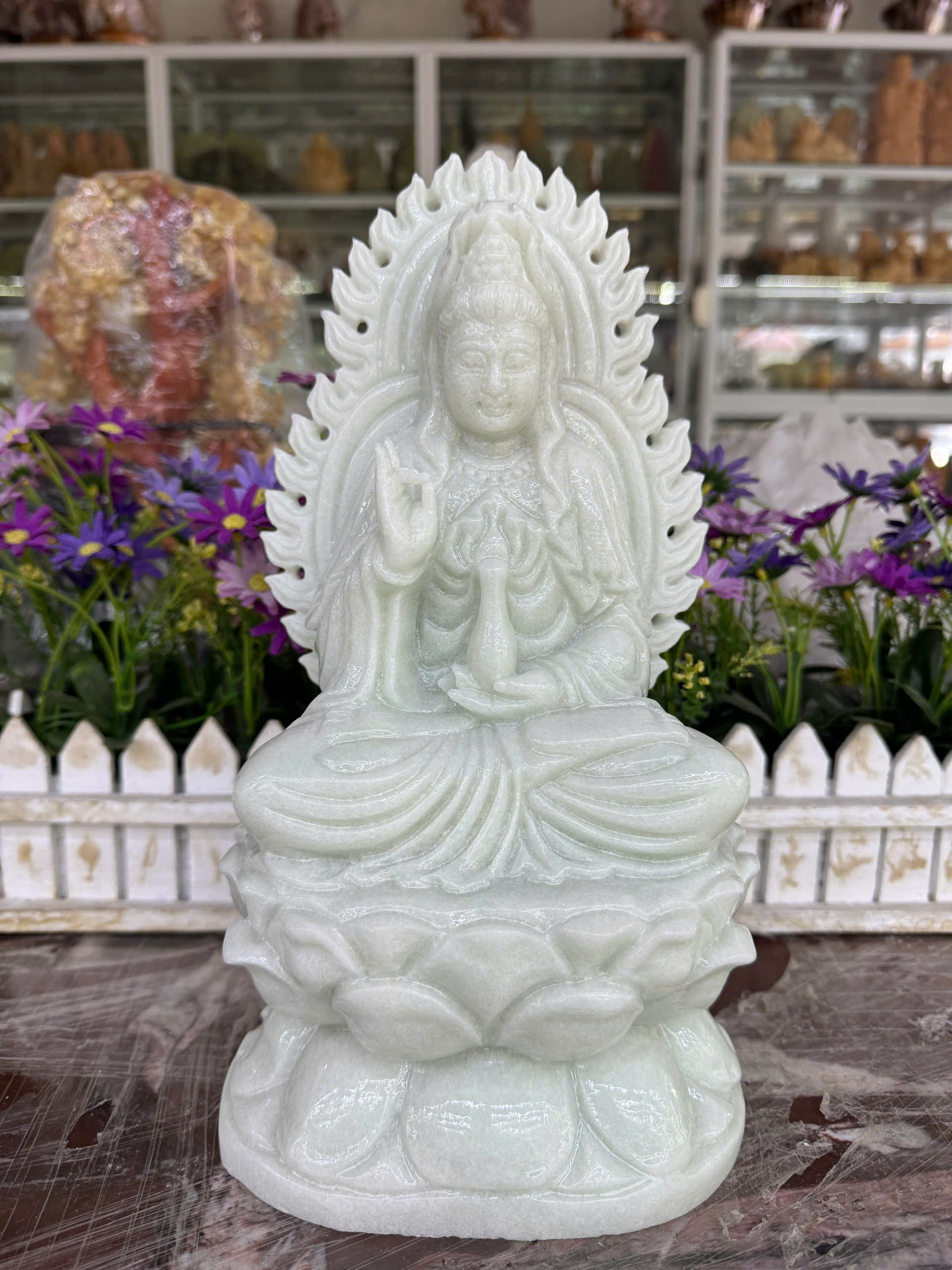 Tượng Phật Bà Quan Âm hào quang ngồi đài sen đá trắng xanh - Cao 30 cm