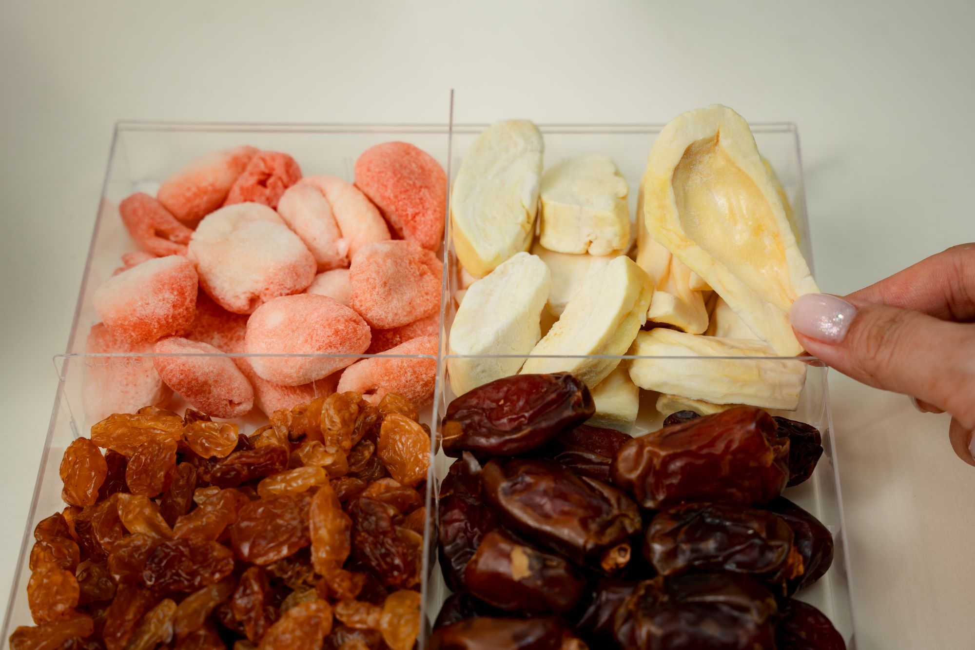 COMBO YÊU THƯƠNG(NHO, CHÀ LÀ, CHÔM CHÔM, SẦU RIÊNG, MÍT) 350g - SET QUÀ MỨT, TRÁI CÂY SẤY