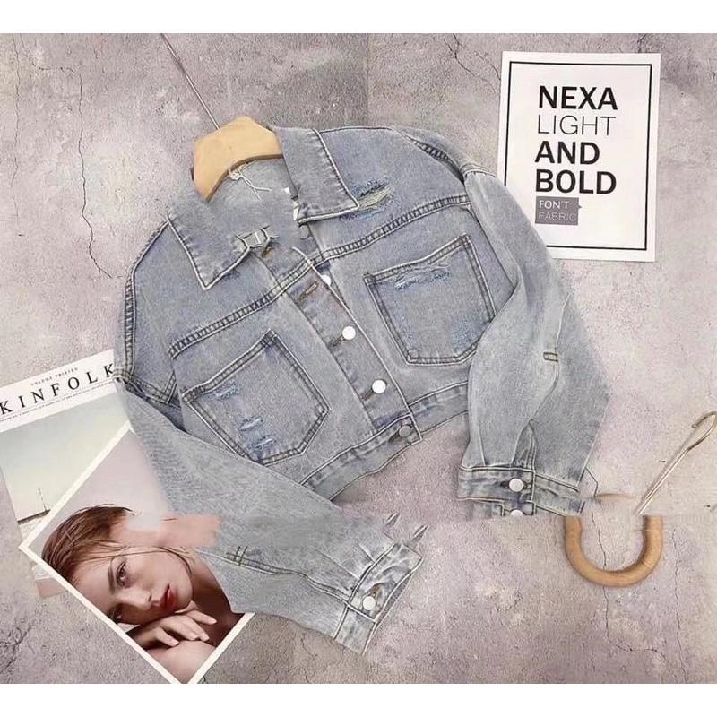 Áo khoác jeans lửng rách nhẹ