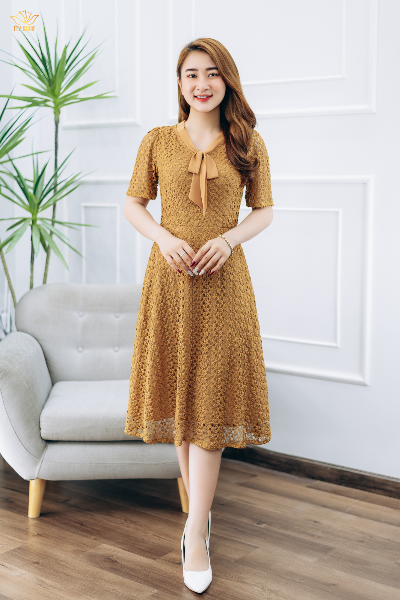 Đầm xòe thiết kế trung niên sang trọng cao cấp Cổ cột nơ tay ngắn màu Ren Da TTV STORE TTV1374