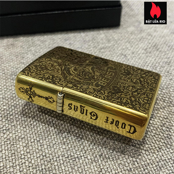 Hình ảnh Bật Lửa Zippo Brass 254B Khắc Thanh Kiếm Và Đầu Lâu 5 Mặt – Zippo 254B.Tkdl