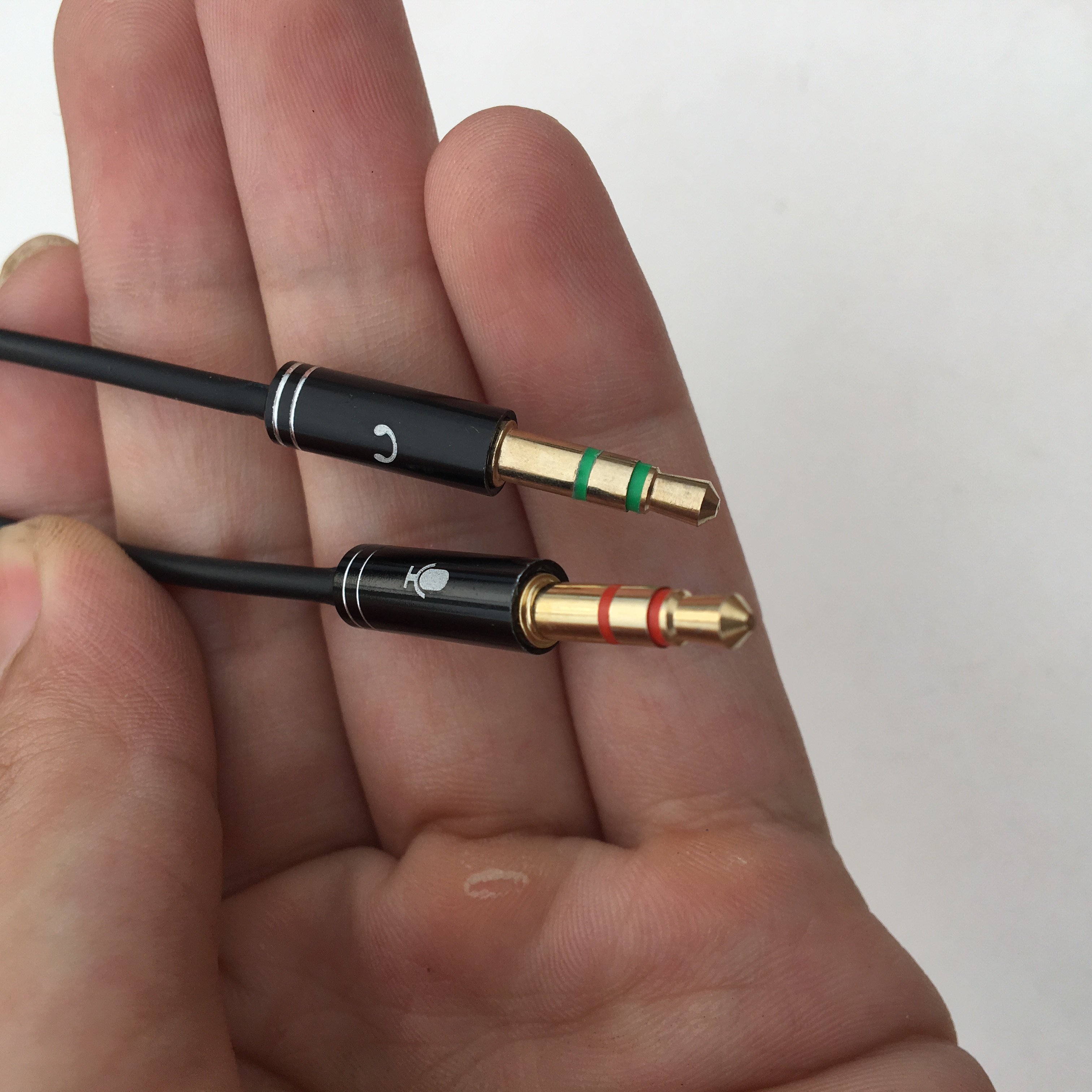 Cáp gộp Audio và mic ra 1 cổng 3.5mm