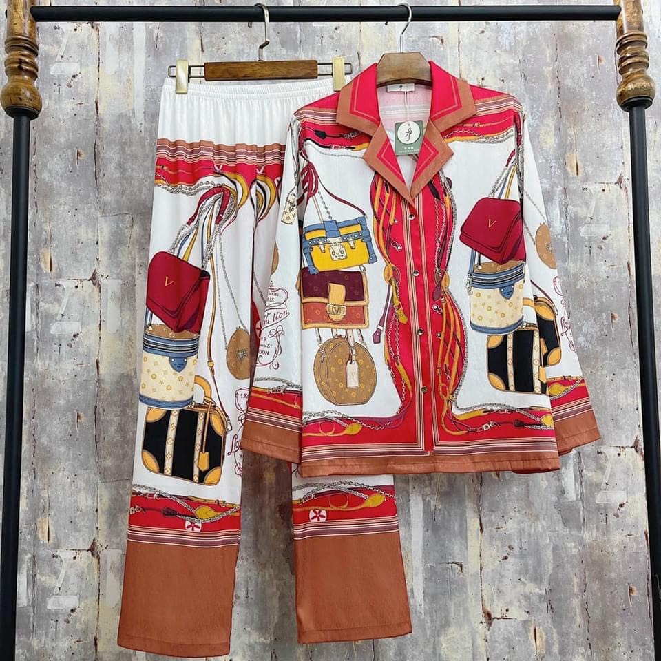 Bộ Lụa Pyjama Mặc Nhà Tay Dài Hoạ Tiết Túi Sang Chảnh