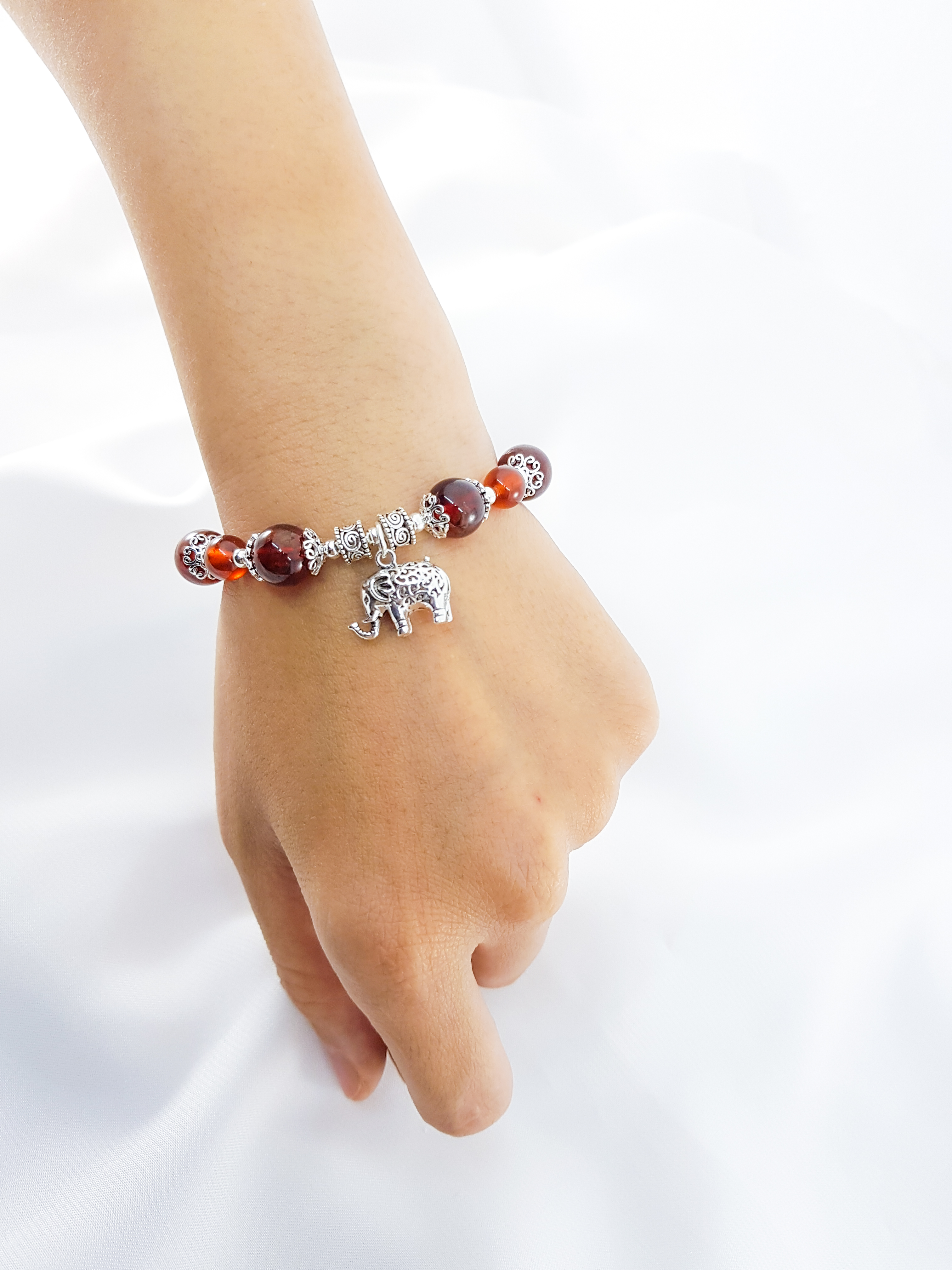 Vòng Tay Mệnh Hỏa, Thổ Đá Garnet Mix Charm Con Voi