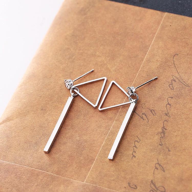 Khuyên tai tam giác hàn quốc