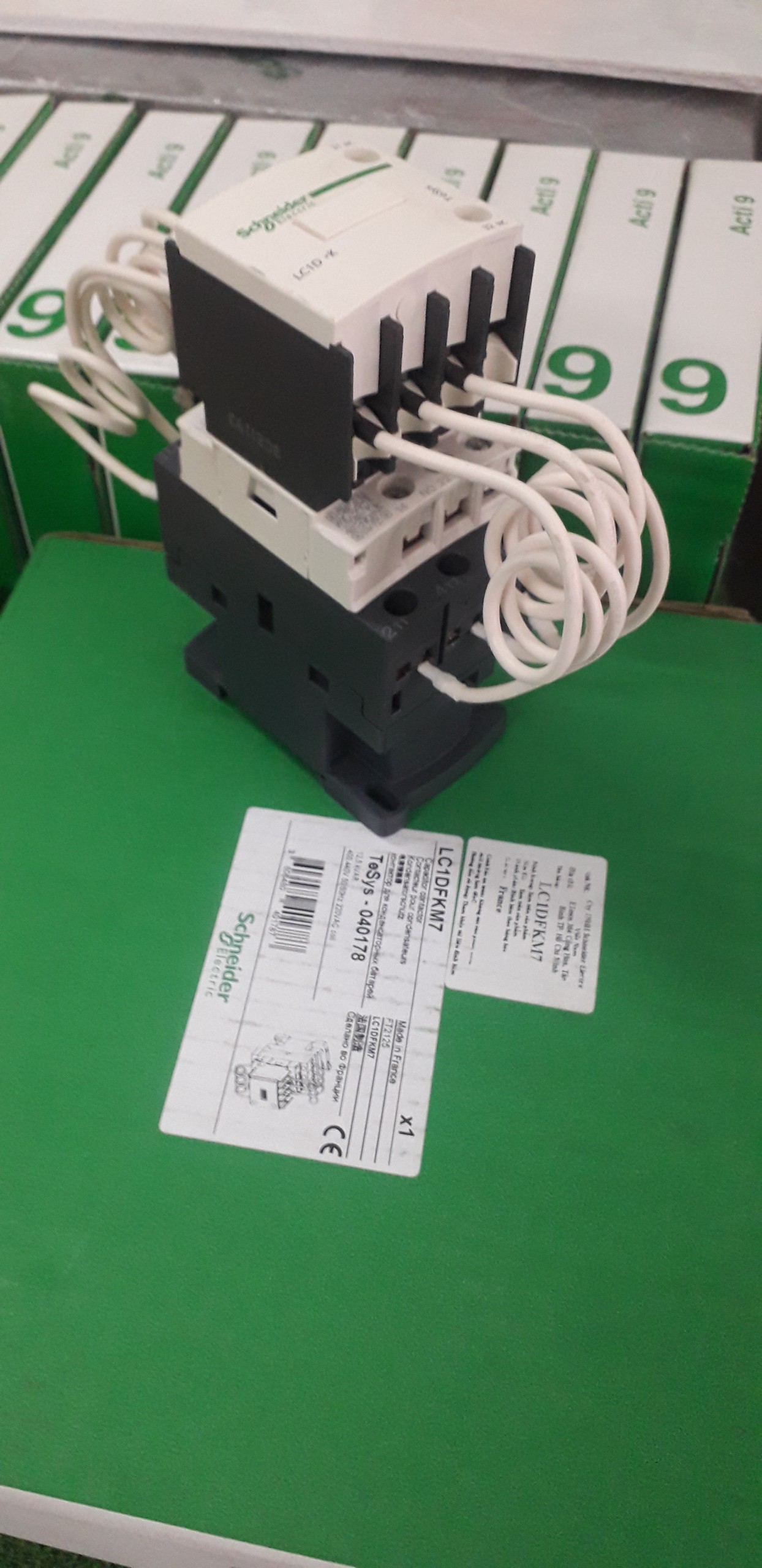 | Hàng chính hãng| Khởi động từ tụ bù LC1DFKM7 12.5kVAR 400V-415V điện áp điều khiển 220V