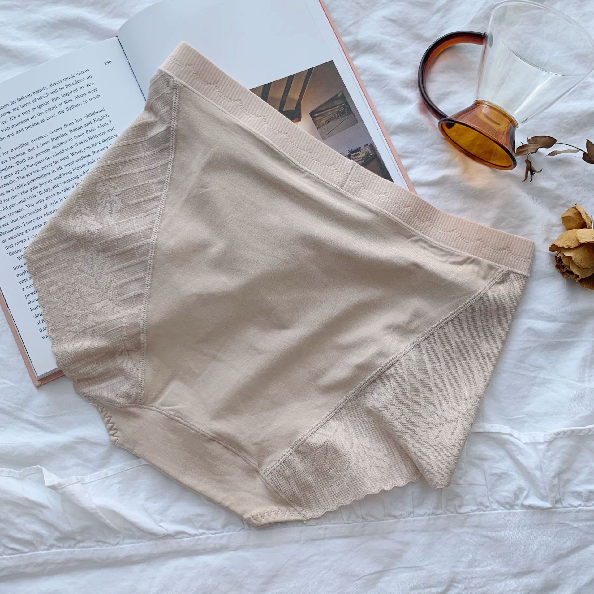 Quần Lót Nữ Lưng Cao Cotton Phối Ren 88179 – Mềm Mại, Ôm Dáng, Tôn Vóc Dáng