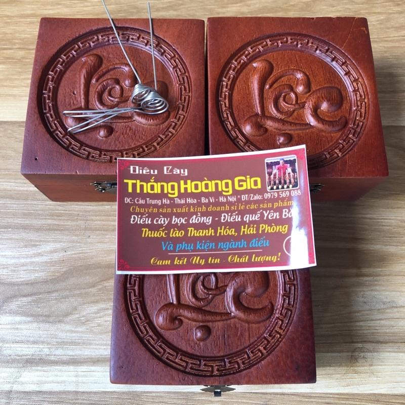 Hộp gỗ đựng thuốc hình vuông 9x9x5cm tặng kèm nhấc tàn hàng đang rất hot trên thị trường giá rẻ nhất