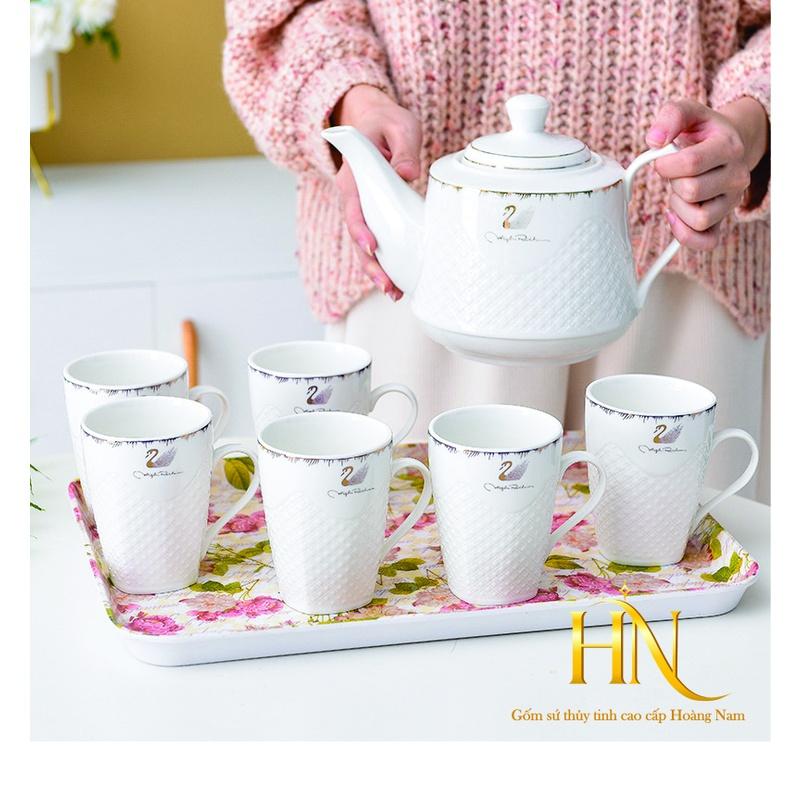 ( TẶNG KHAY VÀ ĐĨA LÓT)Bộ ấm chén gốm sứ cao cấp Camellia họa tiết nổi kiểu dáng cổ điển lịch lãm