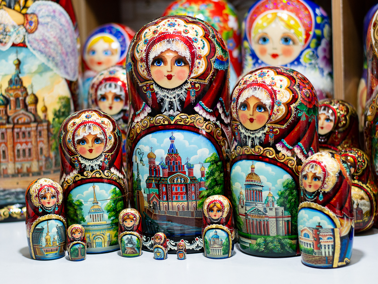 BỘ BÚP BÊ NGA MATRYOSHKA 10 LỚP CAO 26CM CAO CẤP HOA VĂN "PHONG CẢNH SAINT PETERSBURG" CỰC ĐẸP VÀ SANG TRỌNG