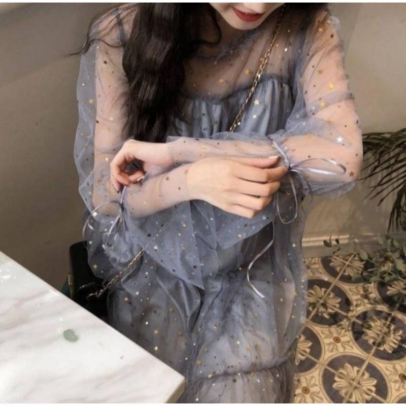 Đầm suông đính sao trăng lấp lánh
