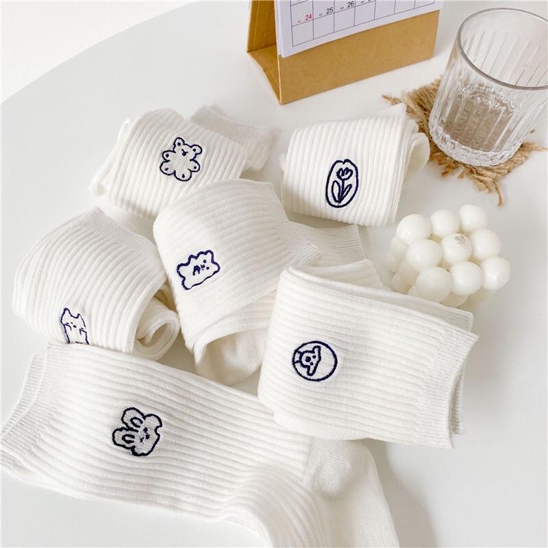 Tất vớ cổ cao trắng gân hoạ tiết thêu xinh xắn