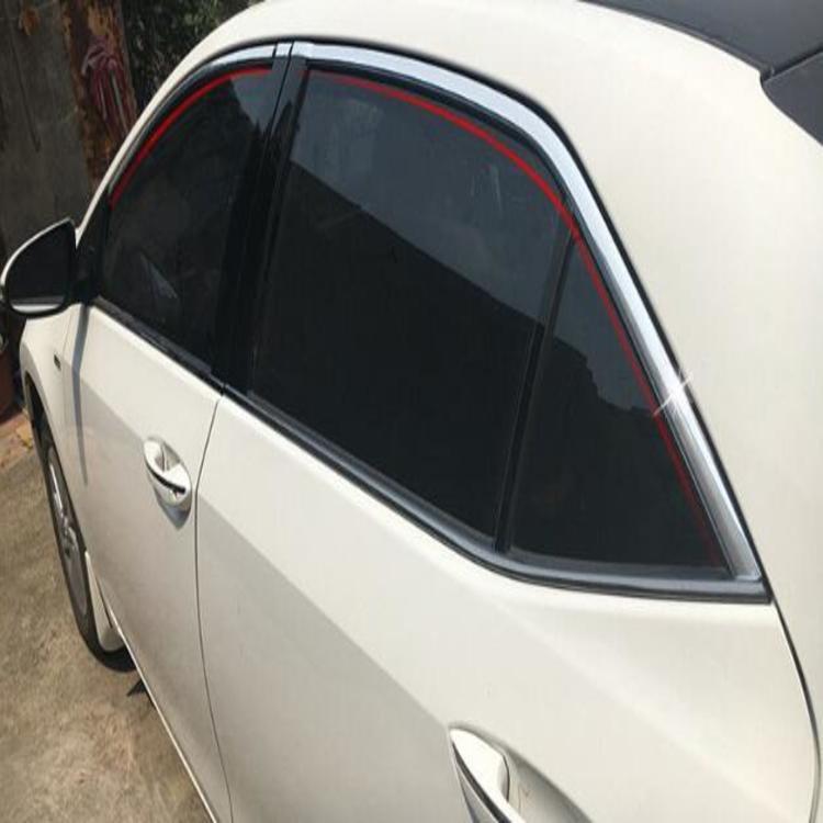 Nẹp viền trang trí chân kính ô tô , xe hơi rộng 20mm dài 15m