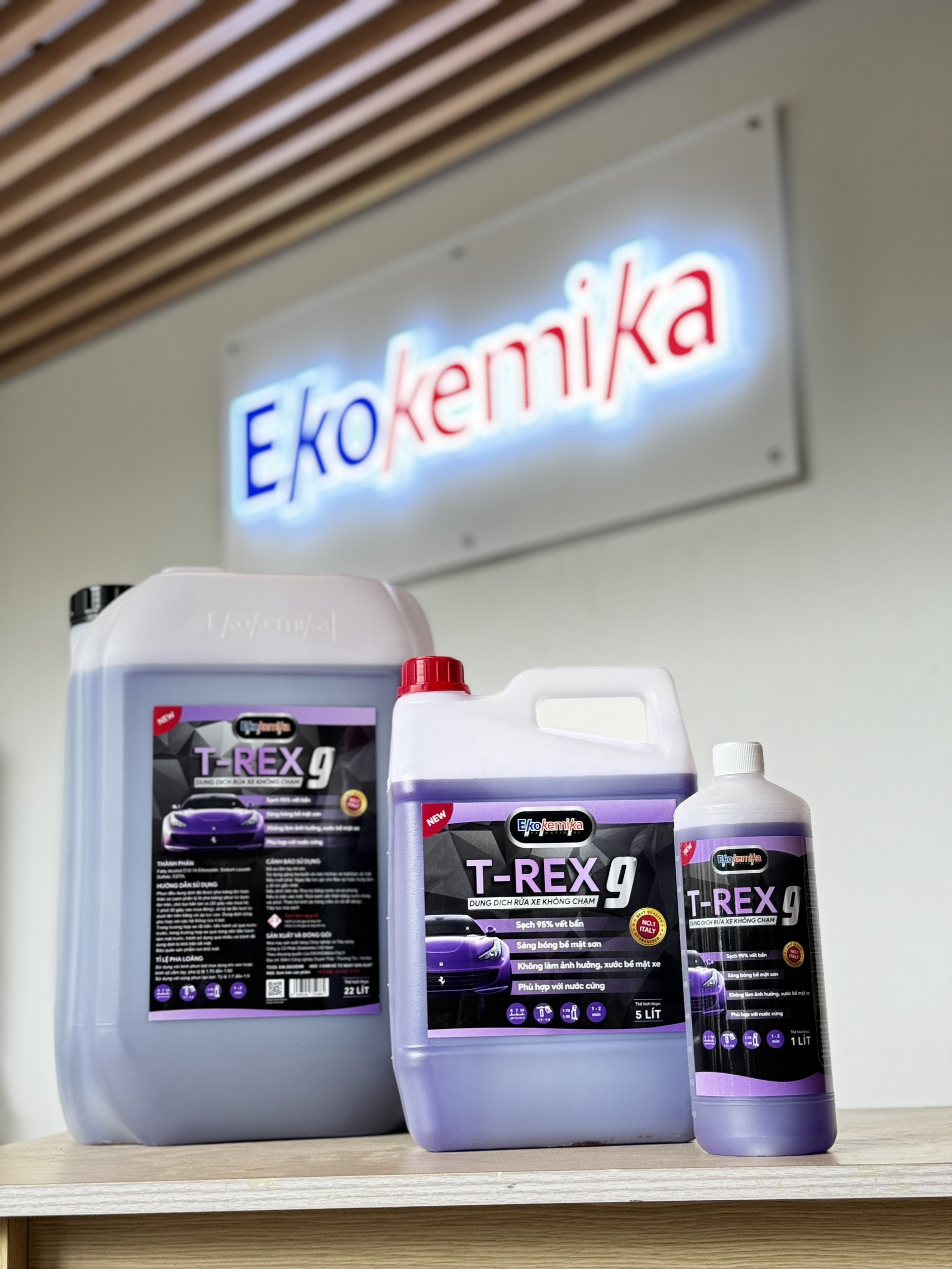 DUNG DỊCH RỬA XE MÁY Ô TÔ KHÔNG CHẠM EKOKEMIKA TREX-9 -5L