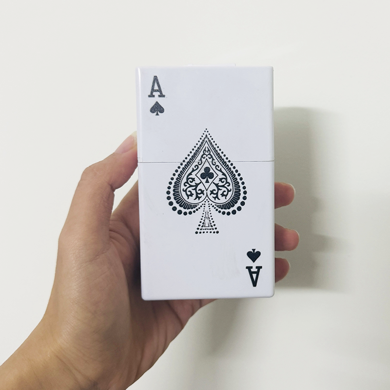 Bật Lửa Điện Kiêm Hộp Đựng Thuốc 20 Điếu Hình Lá Bài - Sạc Điện