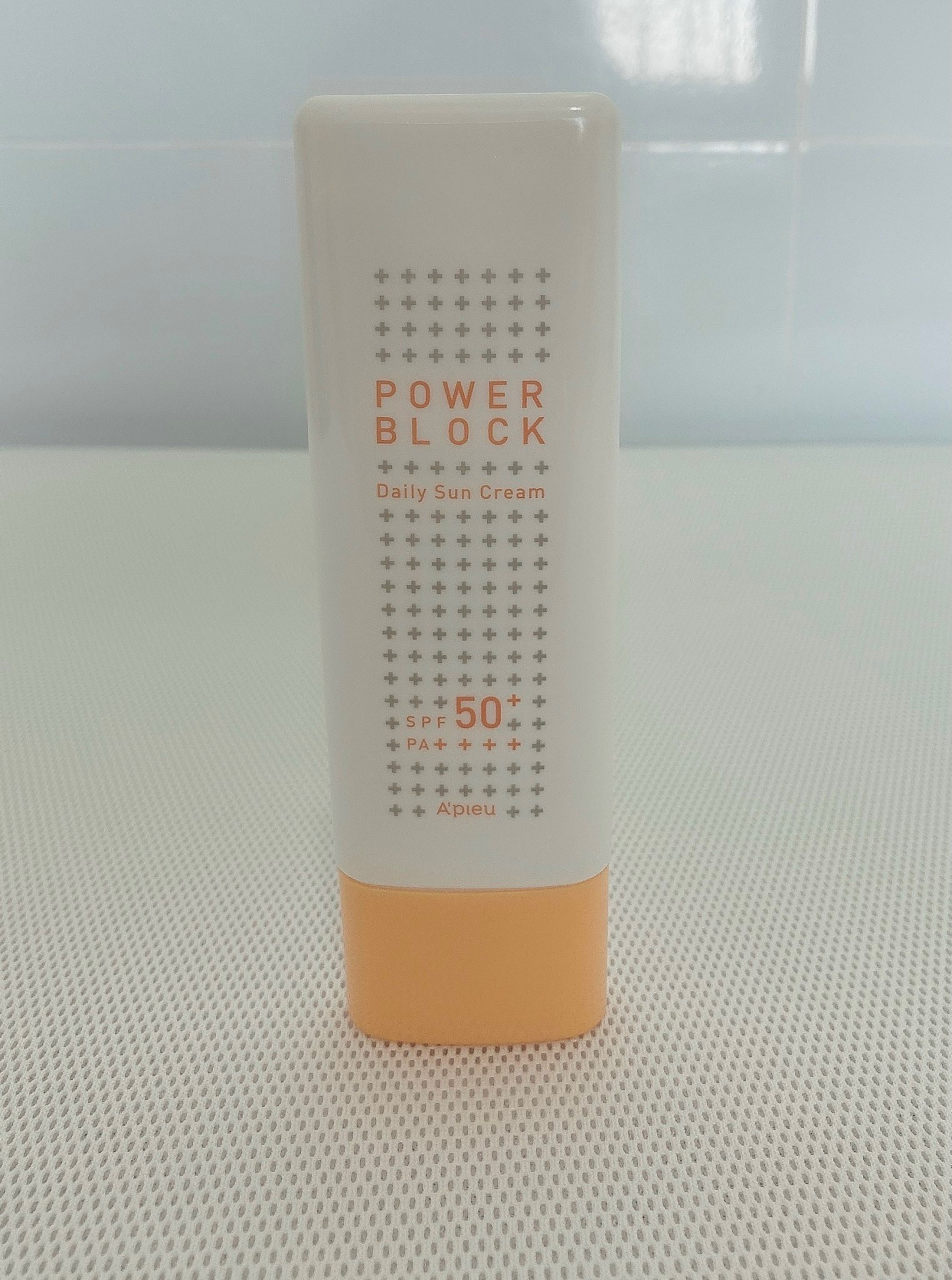 Kem chống nắng A’PIEU Power Lock Daily Sun Cream SPF 50+/PA++++