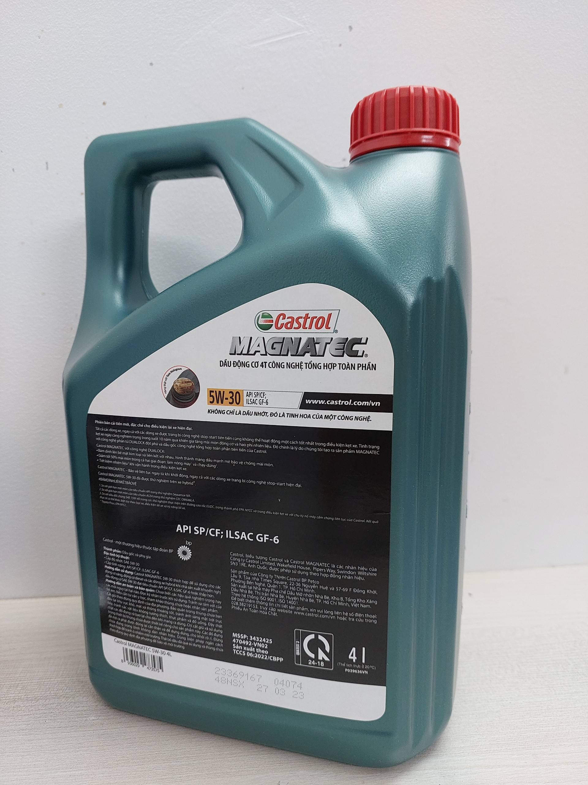 Dầu nhớt ô tô cao cấp tổng hợp toàn phần Castrol Magnatec 5W-30 API SP - 4L