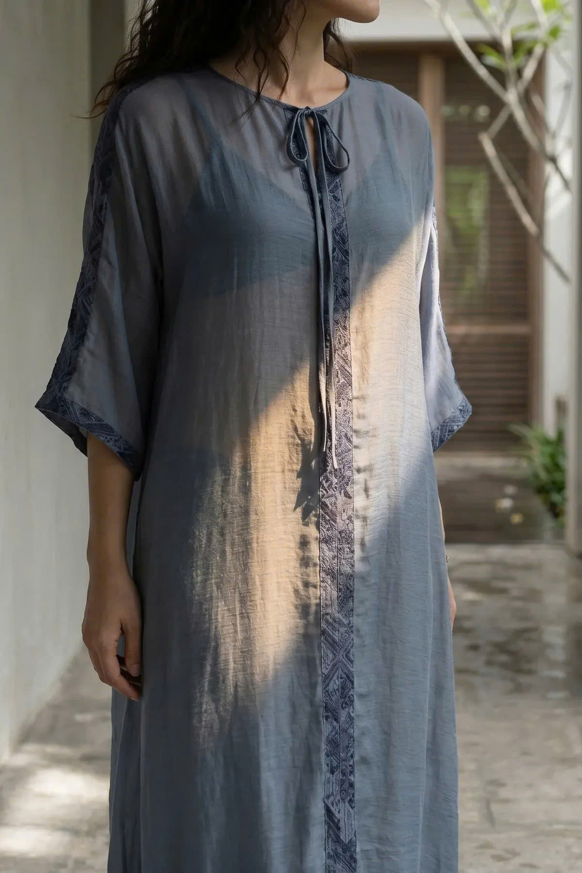 Đầm Suông Dài Kaftan Xanh Phối Hoạ Tiết Lam Vũ Dre240 thời trang Hity