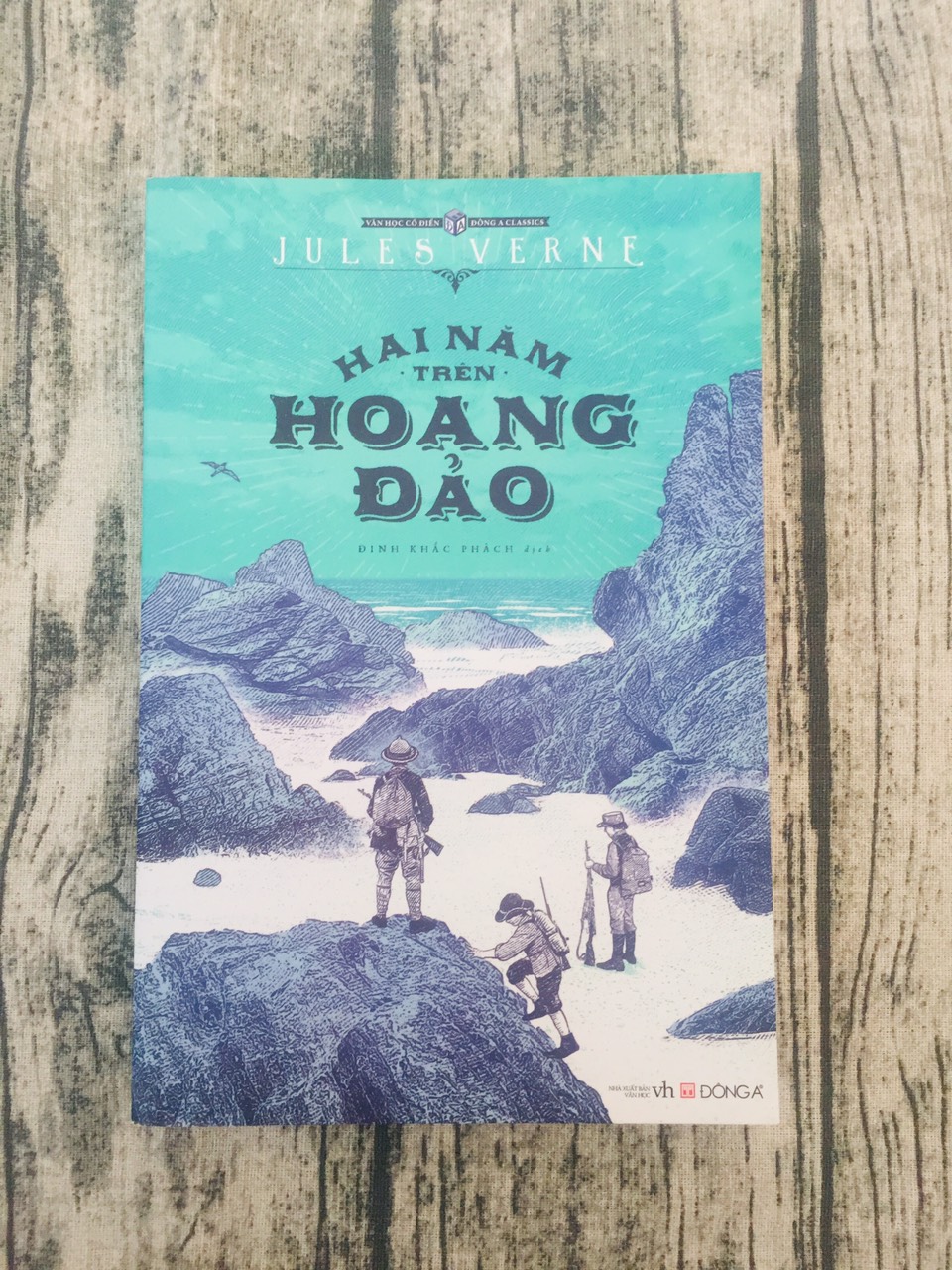 Hai Năm Trên Hoang Đảo