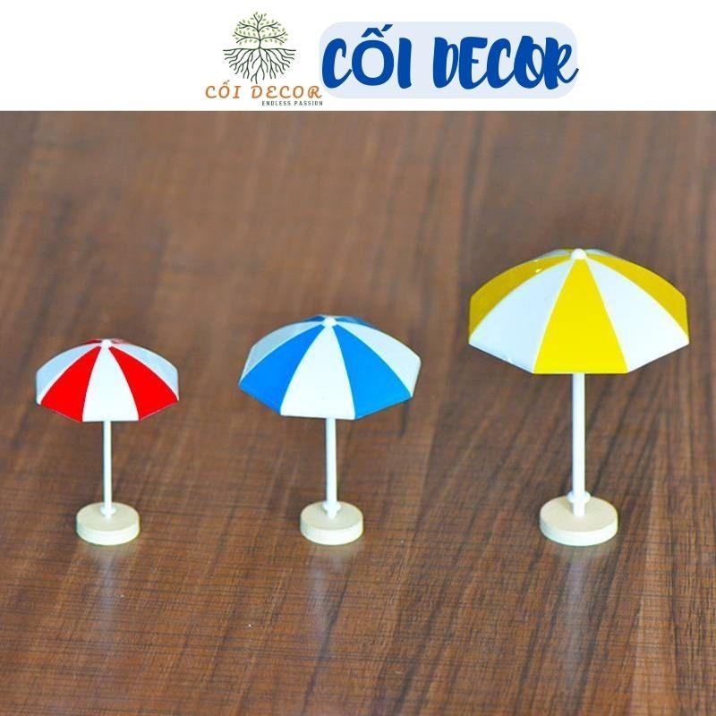 Mô hình ô che nắng nhiều màu sắc bãi biển trang trí tiểu cảnh