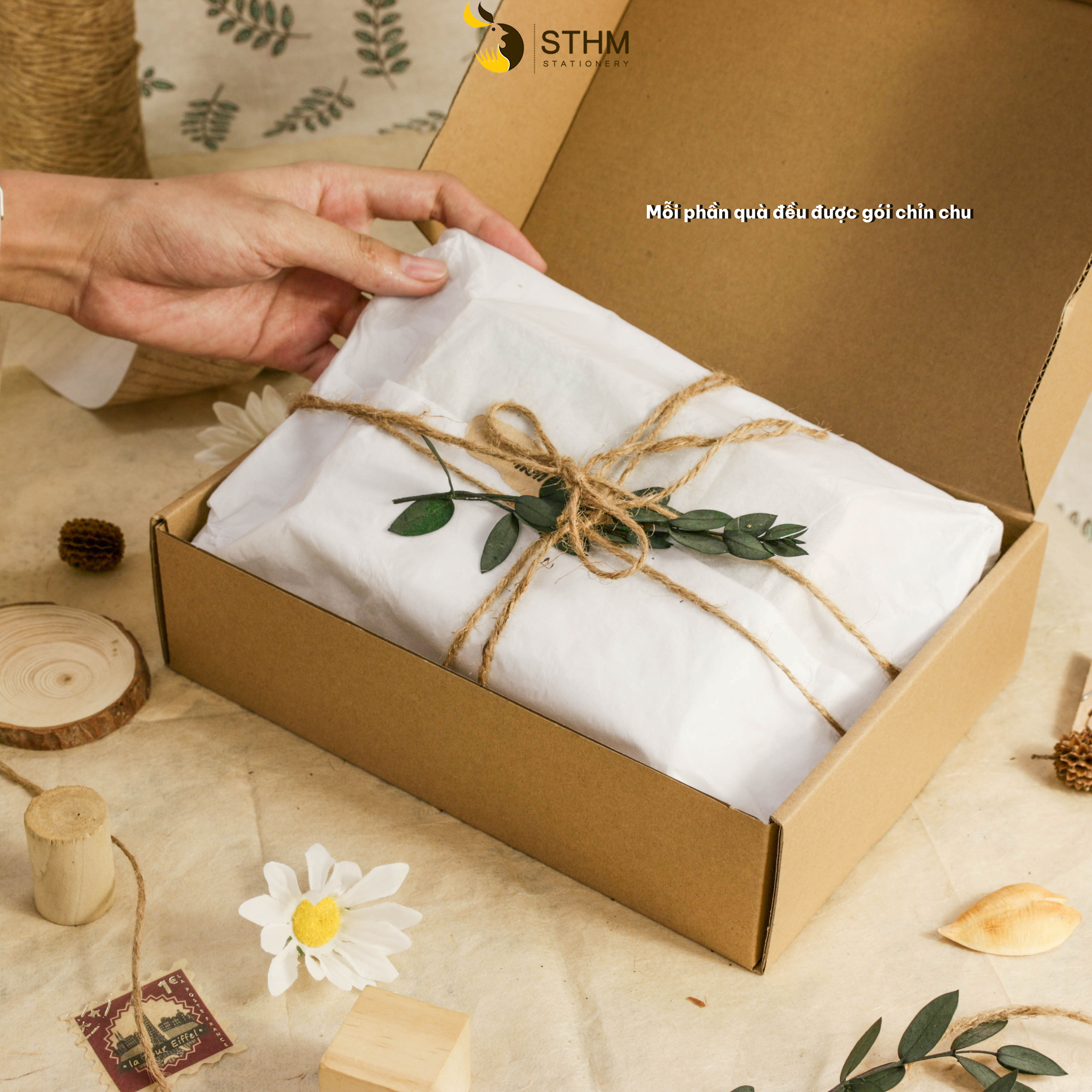 - Hộp quà Handmade Vintage - Chỉ bao gồm hộp và giấy gói bên trong