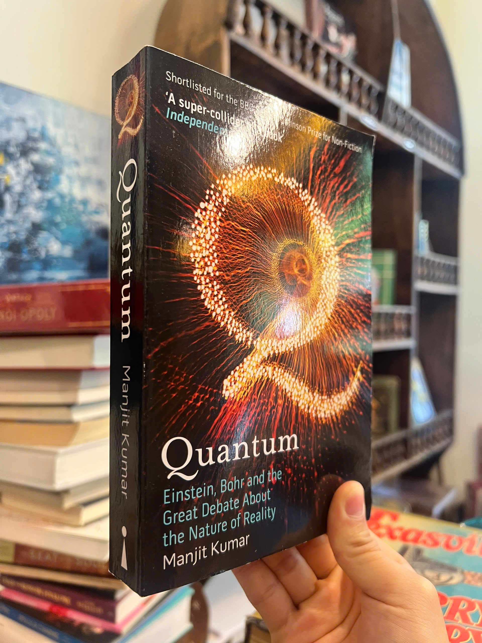 Sách - Quantum: Einstein, Bohr and the Great Debate About the Nature of Reality by Manjit Kumar | Science Book